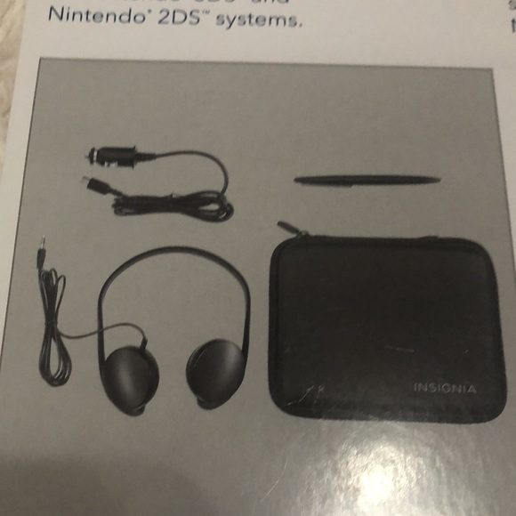 Nintendo 2DS bundle - Picture 9 of 10